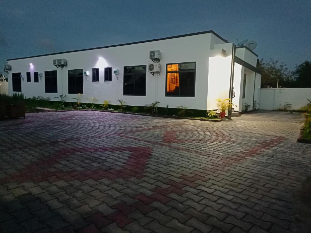 Chibuba Airport Accommodation Дар-ес-Салам Екстер'єр фото